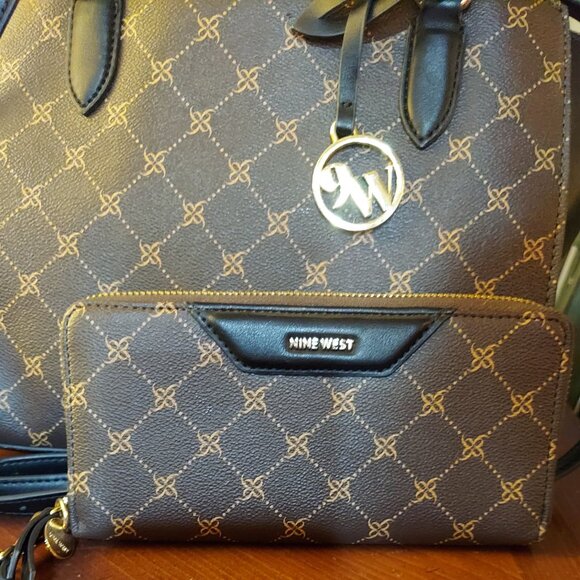 Nine West Crossbody and Wallet - Picture 3 of 7